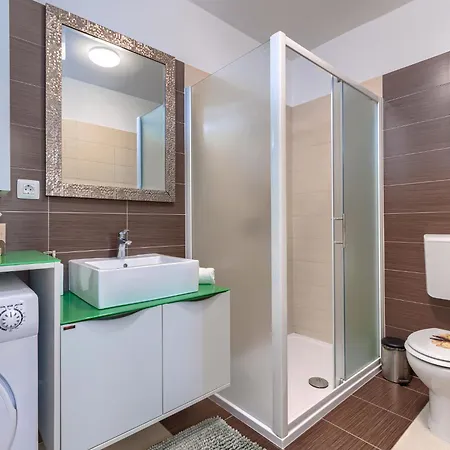 Apartment David By Interhome Loborika