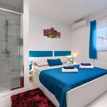 David By Interhome Loborika