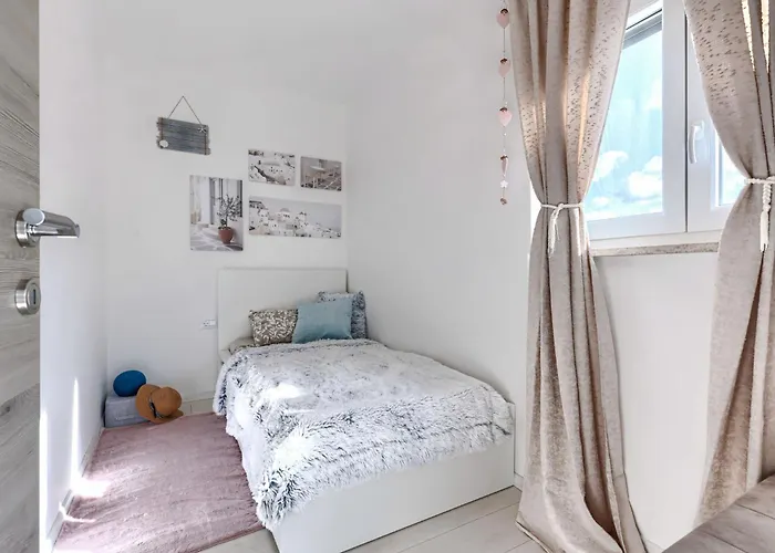 David By Interhome Loborika