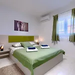Apartment David By Interhome Loborika
